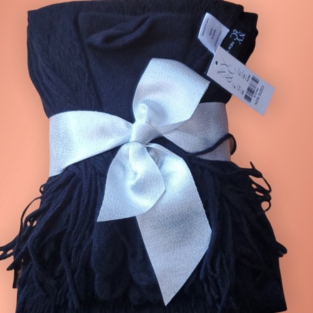 New York & Co. Knit Winter Scarf and Glove Set in Black